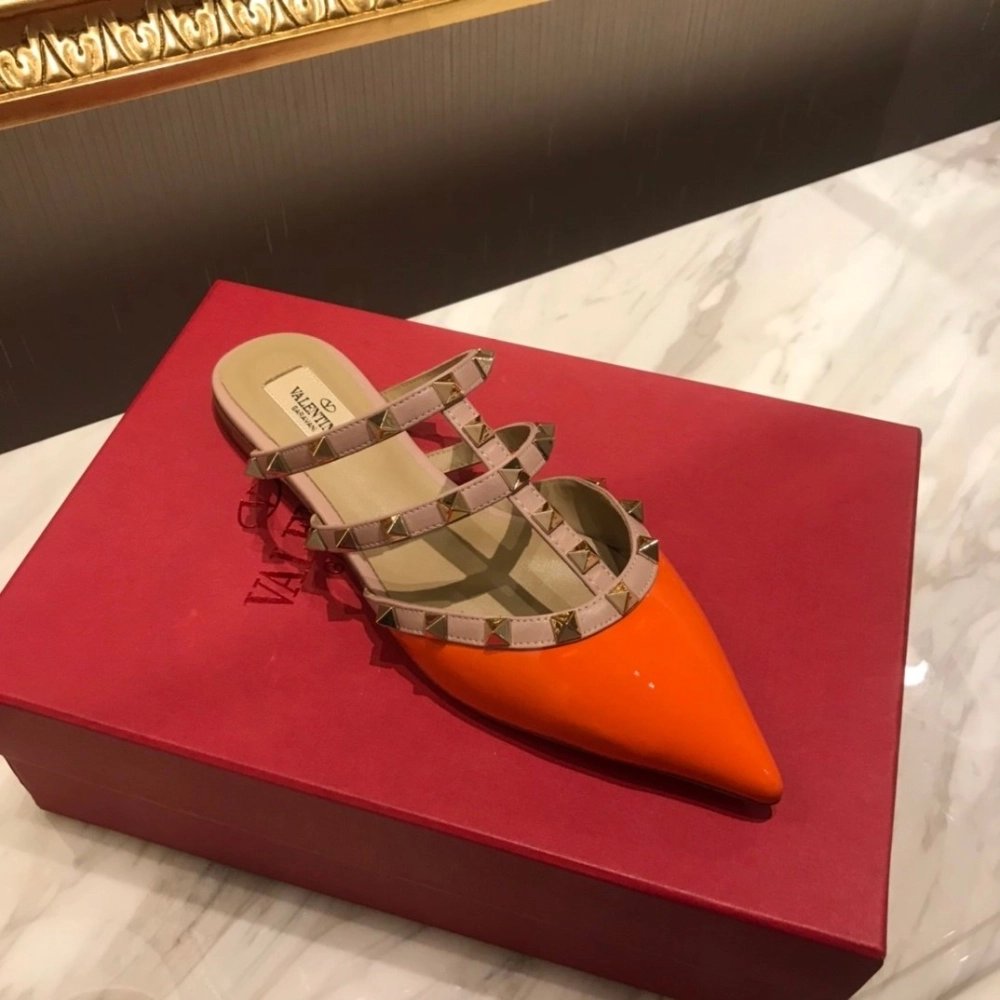 Valentino slippers 084,Valentino Slippers,Slides Slippers,More Brands
