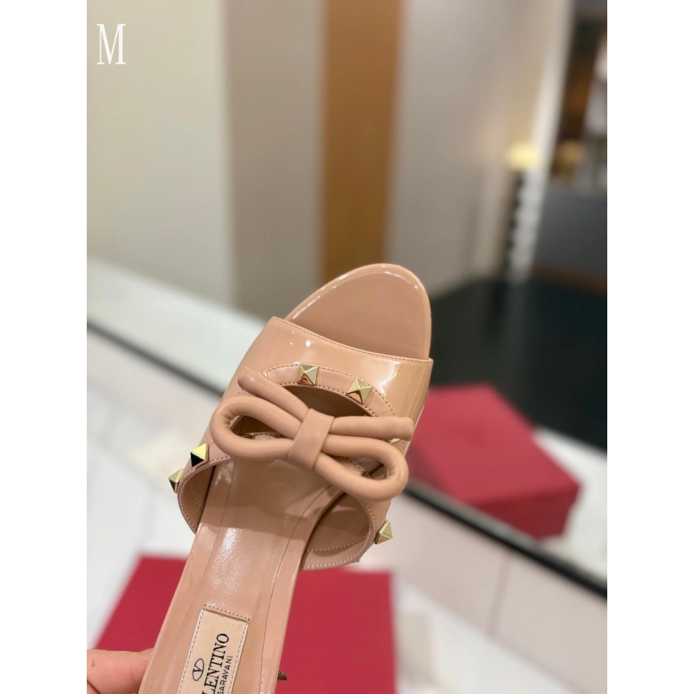 Valentino slippers 117,Valentino Slippers,Slides Slippers,More Brands