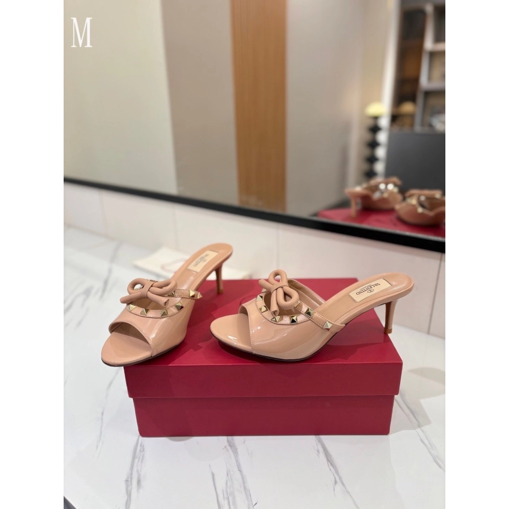 Valentino slippers 117,Valentino Slippers,Slides Slippers,More Brands