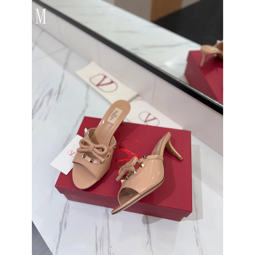 Valentino slippers 117,Valentino Slippers,Slides Slippers,More Brands