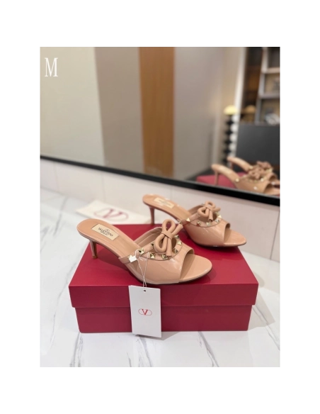 Valentino slippers 117,Valentino Slippers,Slides Slippers,More Brands