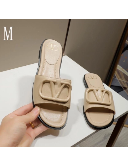 Valentino slippers 118,Valentino Slippers,Slides Slippers,More Brands