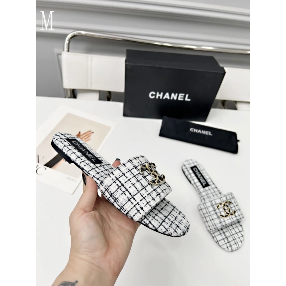 Chanel Slippers 116,Chanel Slippers,Slides Slippers,More Brands
