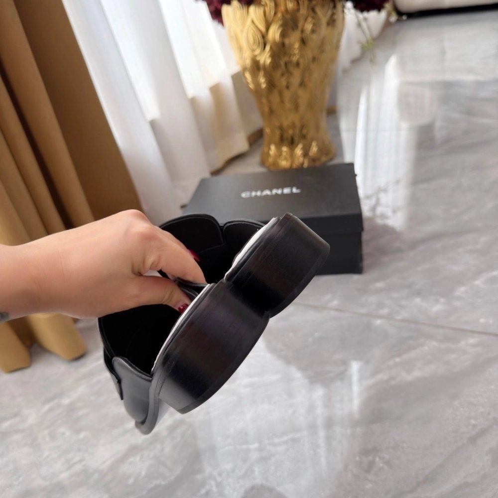 Chanel Slippers 124,Chanel Slippers,Slides Slippers,More Brands