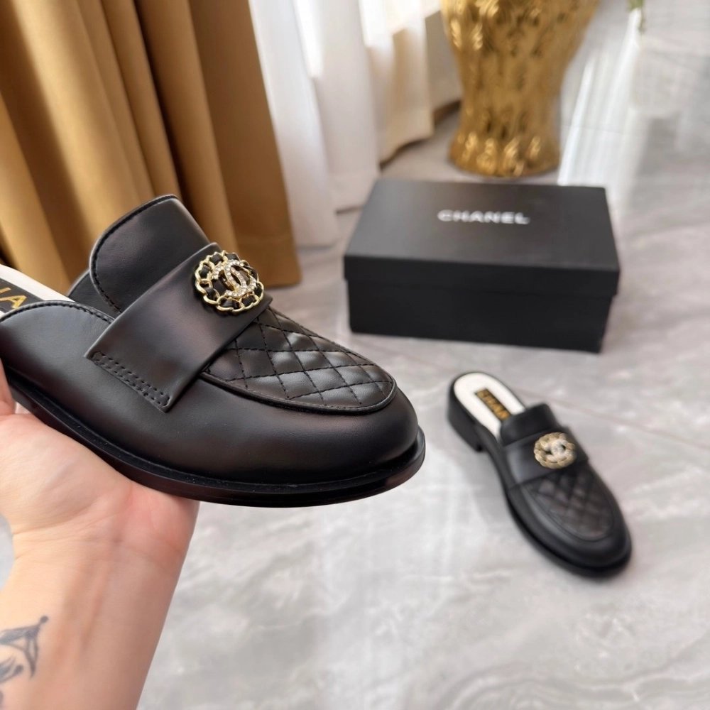 Chanel Slippers 124,Chanel Slippers,Slides Slippers,More Brands