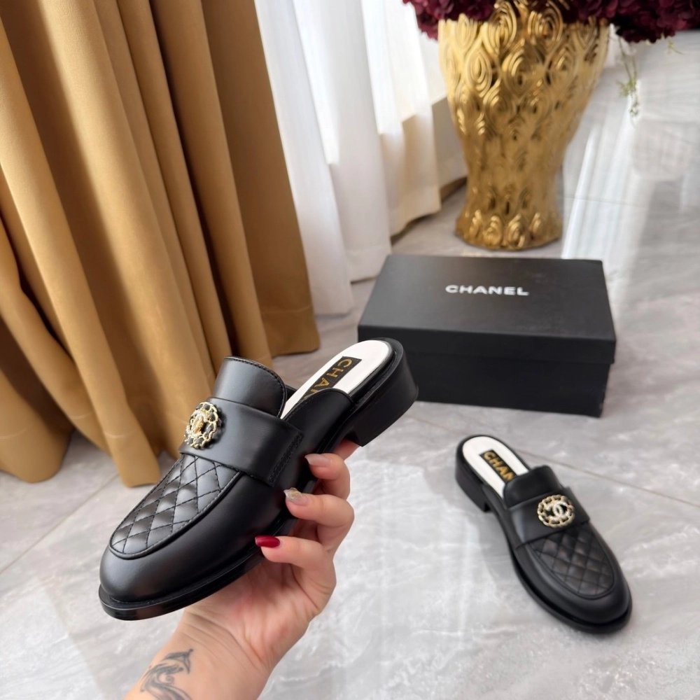 Chanel Slippers 124,Chanel Slippers,Slides Slippers,More Brands