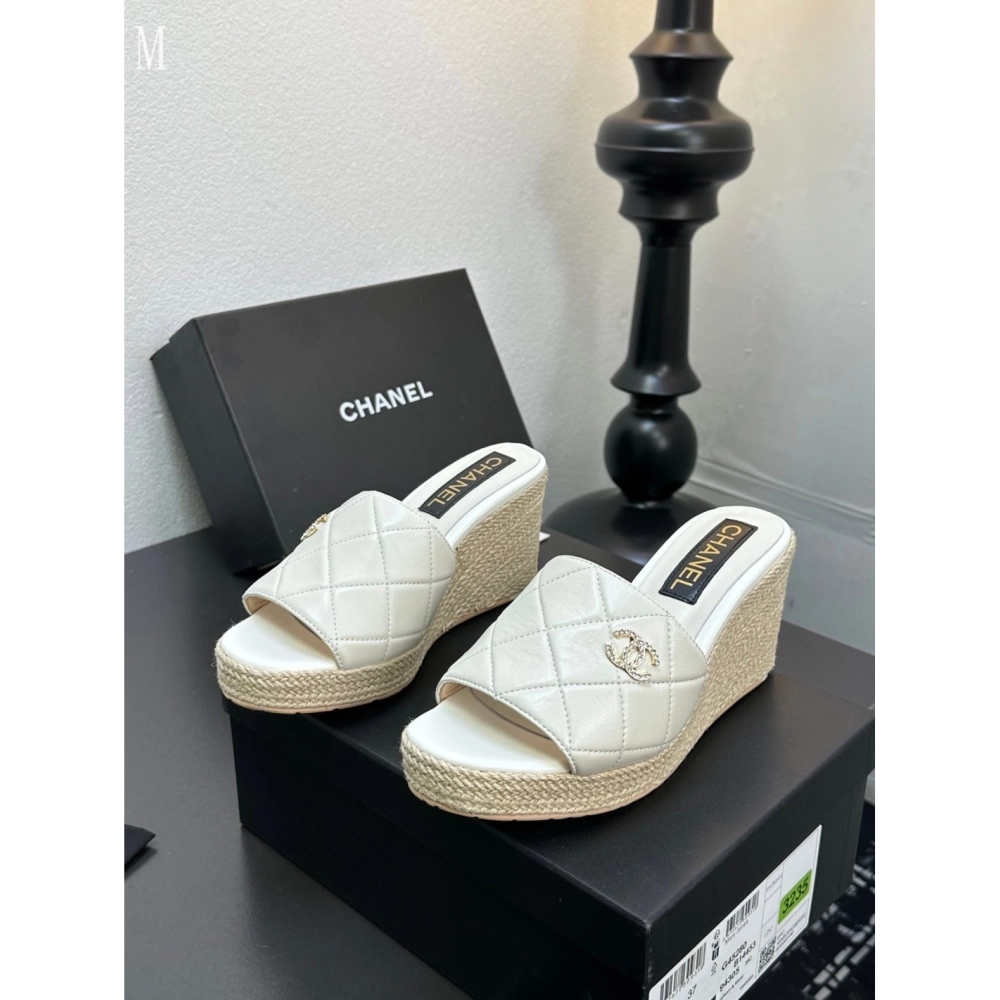 Chanel Slippers 042,Chanel Slippers,Slides Slippers,More Brands