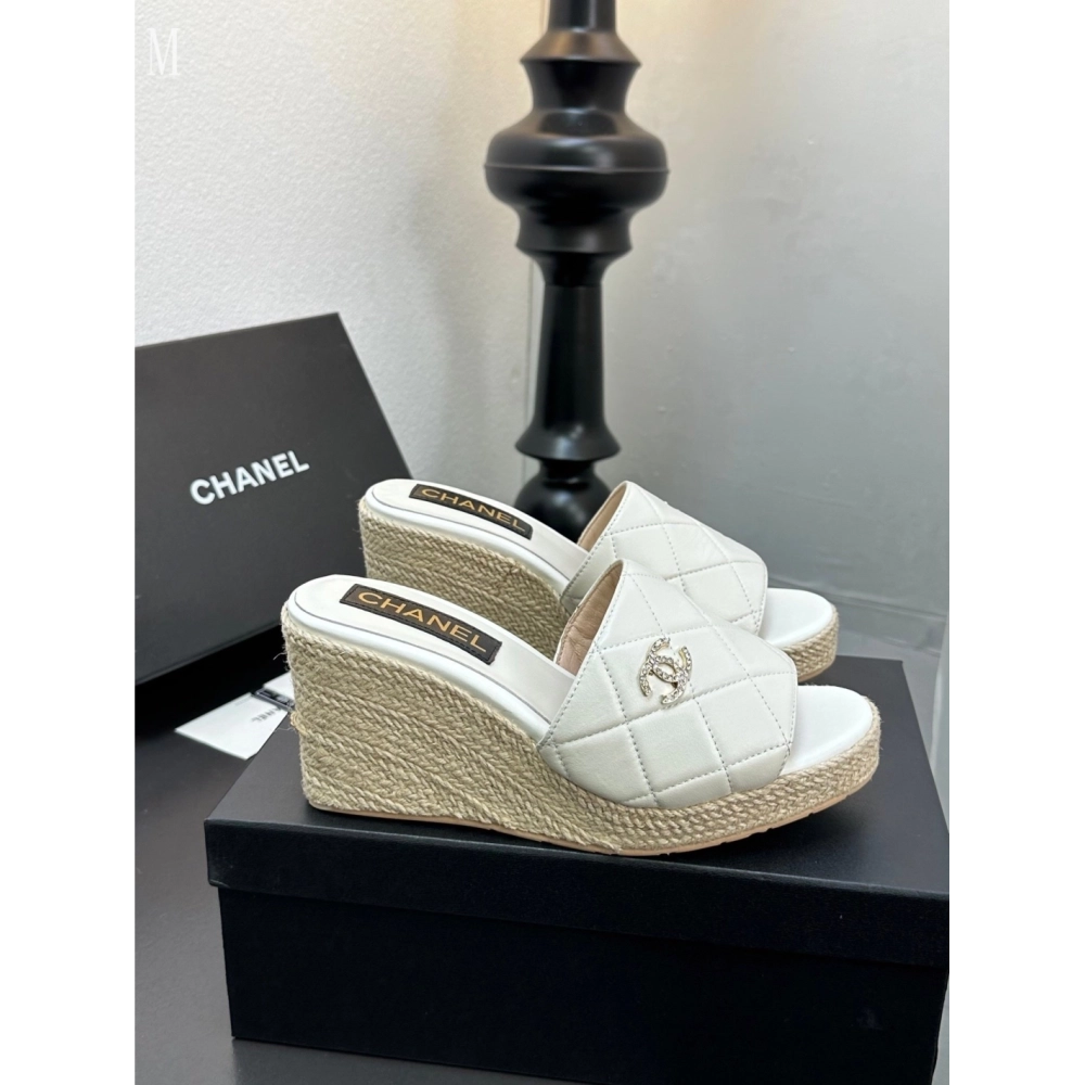 Chanel Slippers 042,Chanel Slippers,Slides Slippers,More Brands