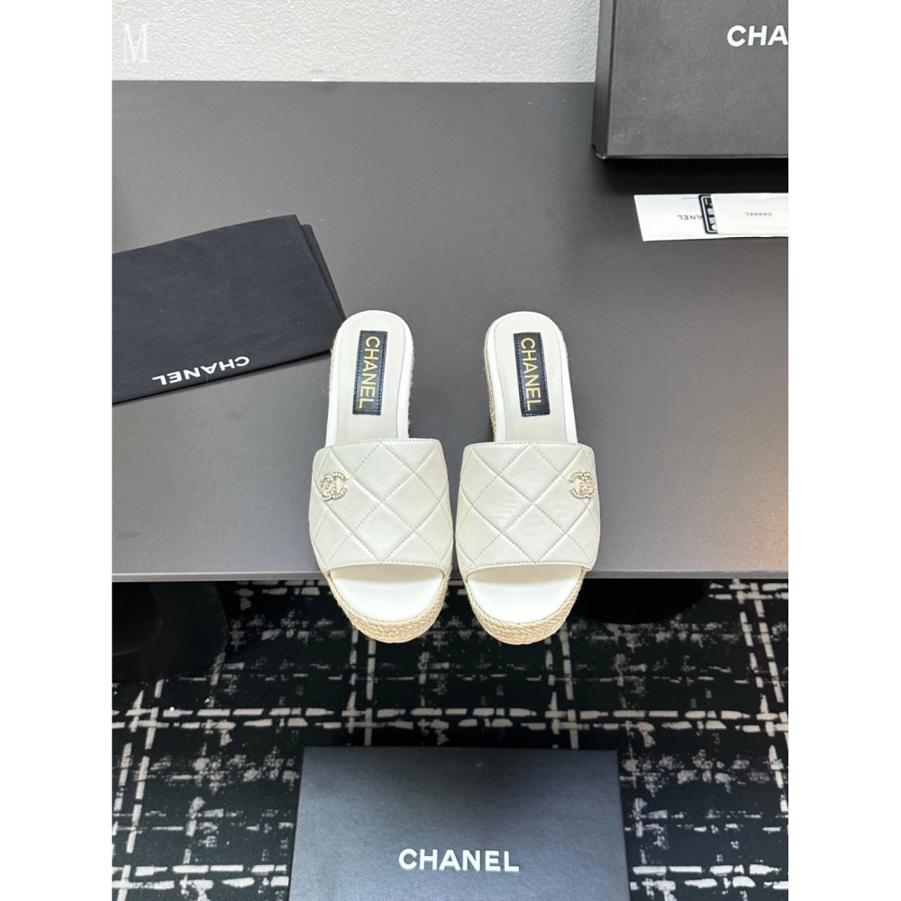 Chanel Slippers 042,Chanel Slippers,Slides Slippers,More Brands