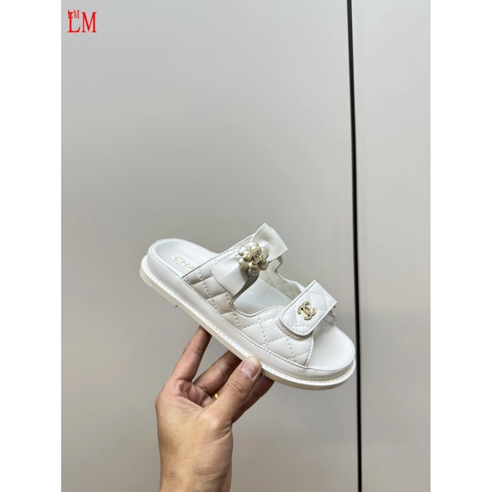 Chanel Slippers 053,Chanel Slippers,Slides Slippers,More Brands