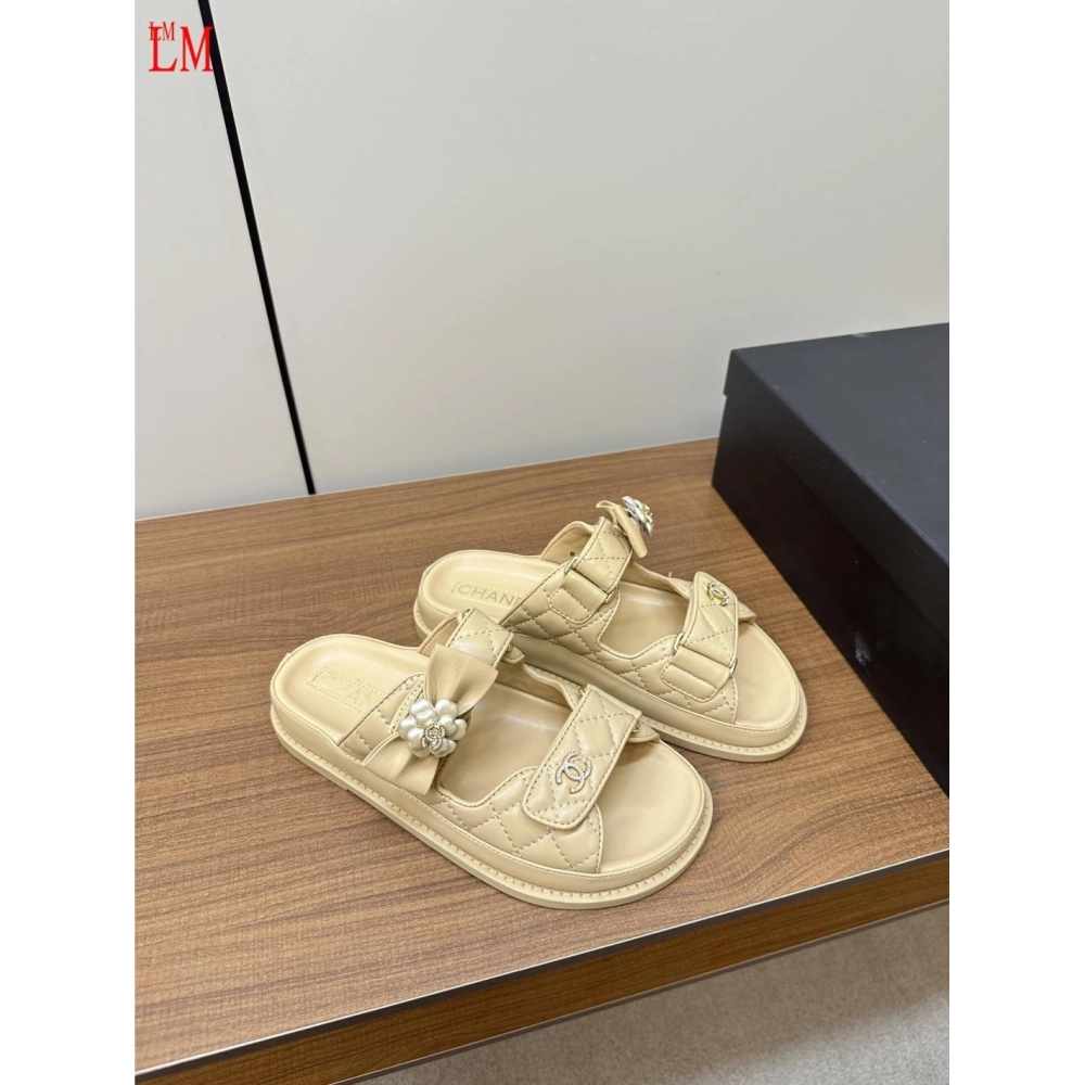 Chanel Slippers 054,Chanel Slippers,Slides Slippers,More Brands