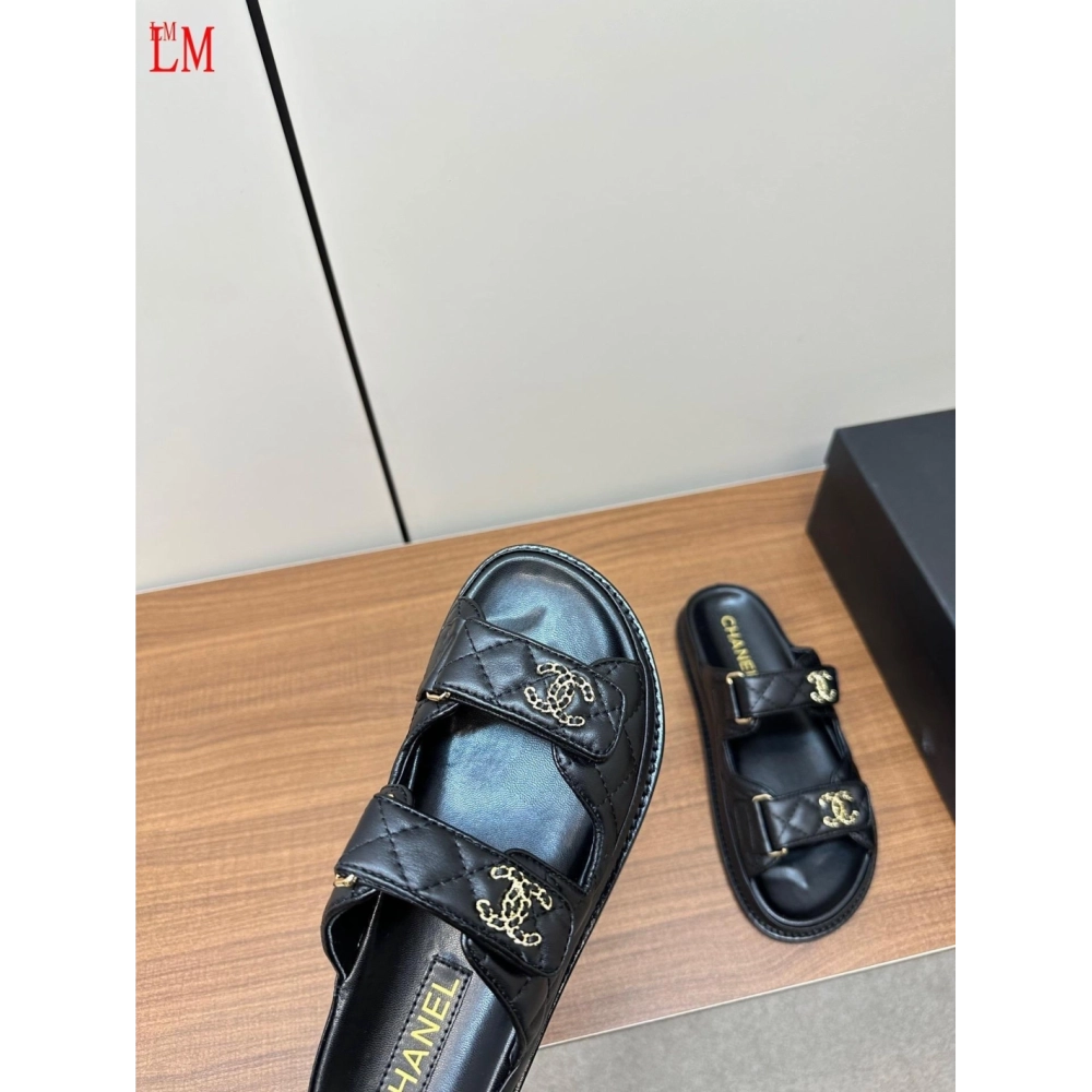 Chanel Slippers 062,Chanel Slippers,Slides Slippers,More Brands