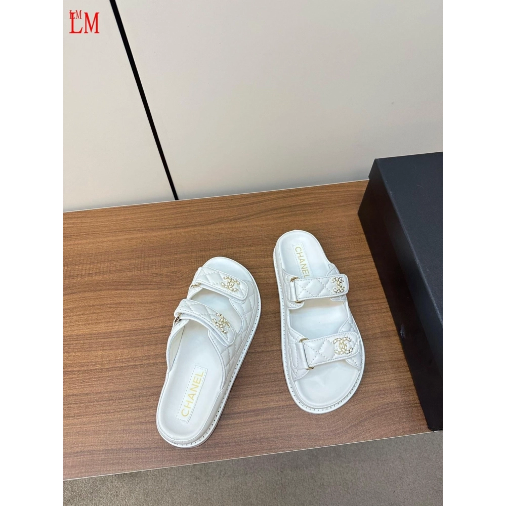 Chanel Slippers 064,Chanel Slippers,Slides Slippers,More Brands