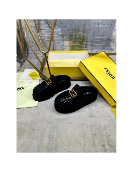 Fendi Slippers 046,Fendi Slippers,Slides Slippers,More Brands