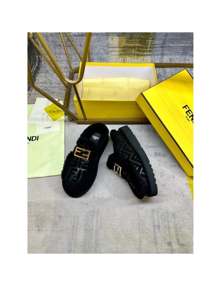 Fendi Slippers 046,Fendi Slippers,Slides Slippers,More Brands