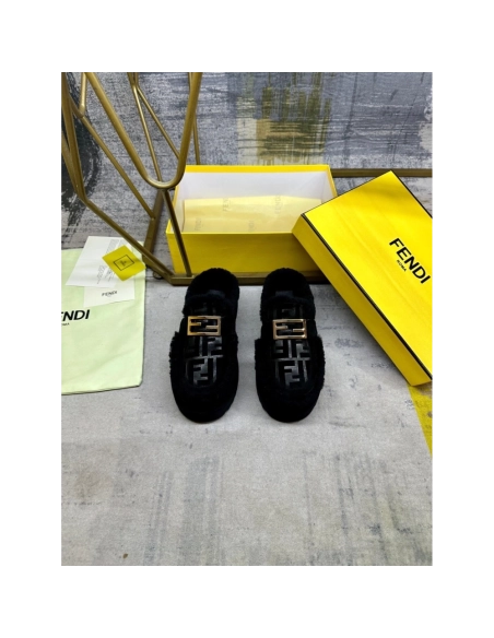 Fendi Slippers 046,Fendi Slippers,Slides Slippers,More Brands
