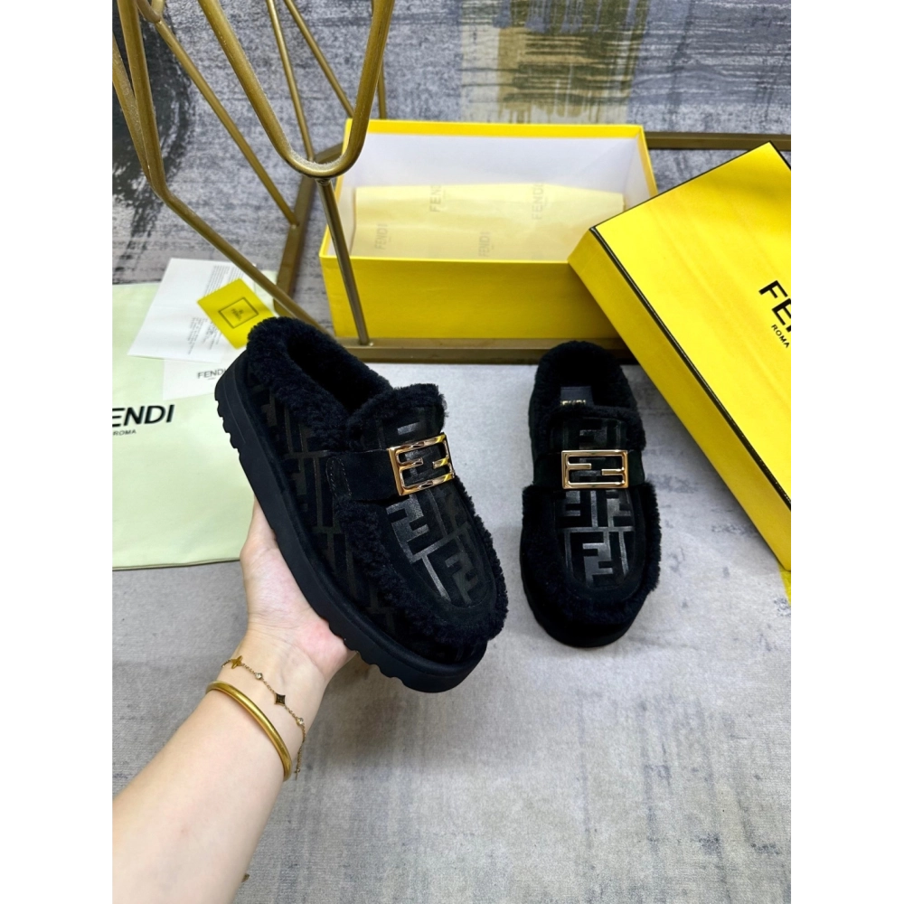 Fendi Slippers 046,Fendi Slippers,Slides Slippers,More Brands