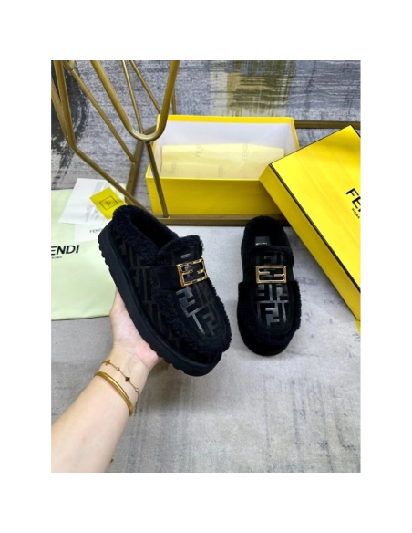 Fendi Slippers 046,Fendi Slippers,Slides Slippers,More Brands