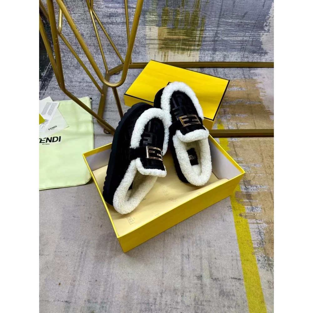 Fendi Slippers 047,Fendi Slippers,Slides Slippers,More Brands