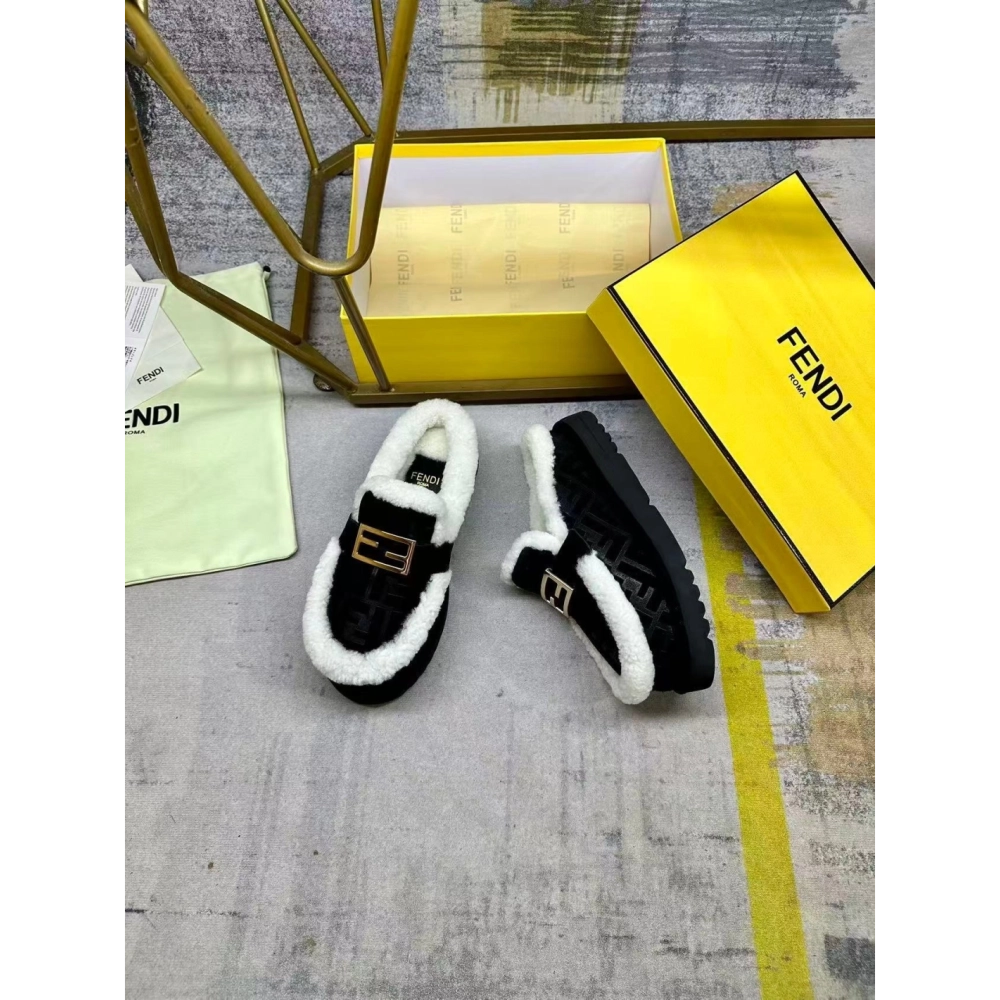 Fendi Slippers 047,Fendi Slippers,Slides Slippers,More Brands
