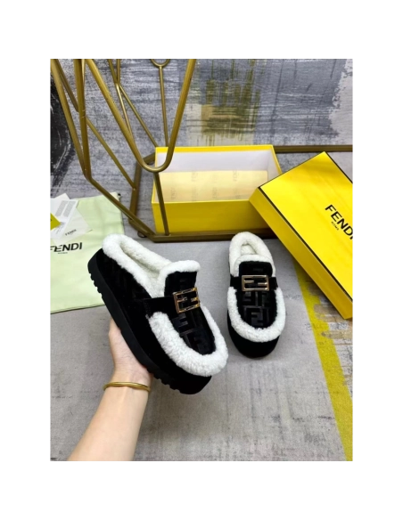 Fendi Slippers 047,Fendi Slippers,Slides Slippers,More Brands