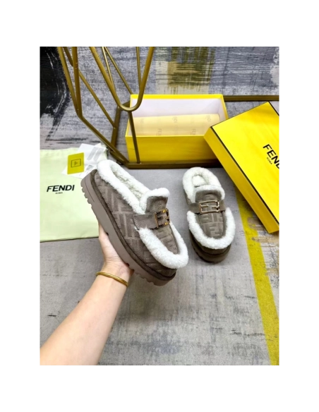 Fendi Slippers 048,Fendi Slippers,Slides Slippers,More Brands