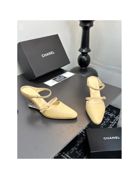 Chanel Slippers 082,Chanel Slippers,Slides Slippers,More Brands