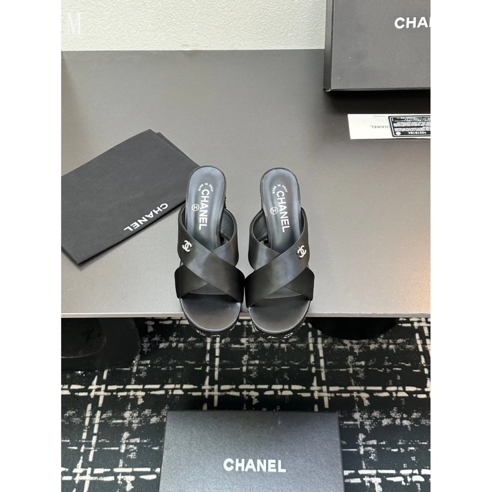 Chanel Slippers 093,Chanel Slippers,Slides Slippers,More Brands