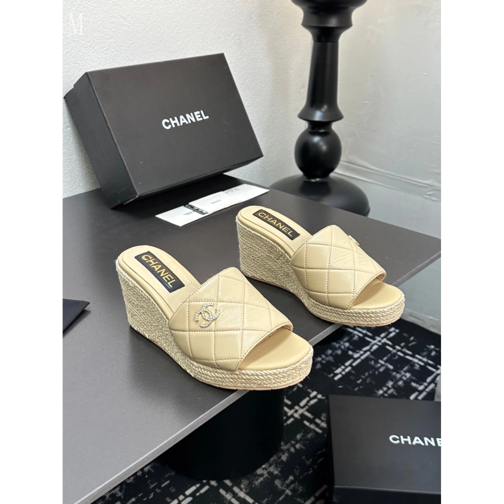 Chanel Slippers 095,Chanel Slippers,Slides Slippers,More Brands