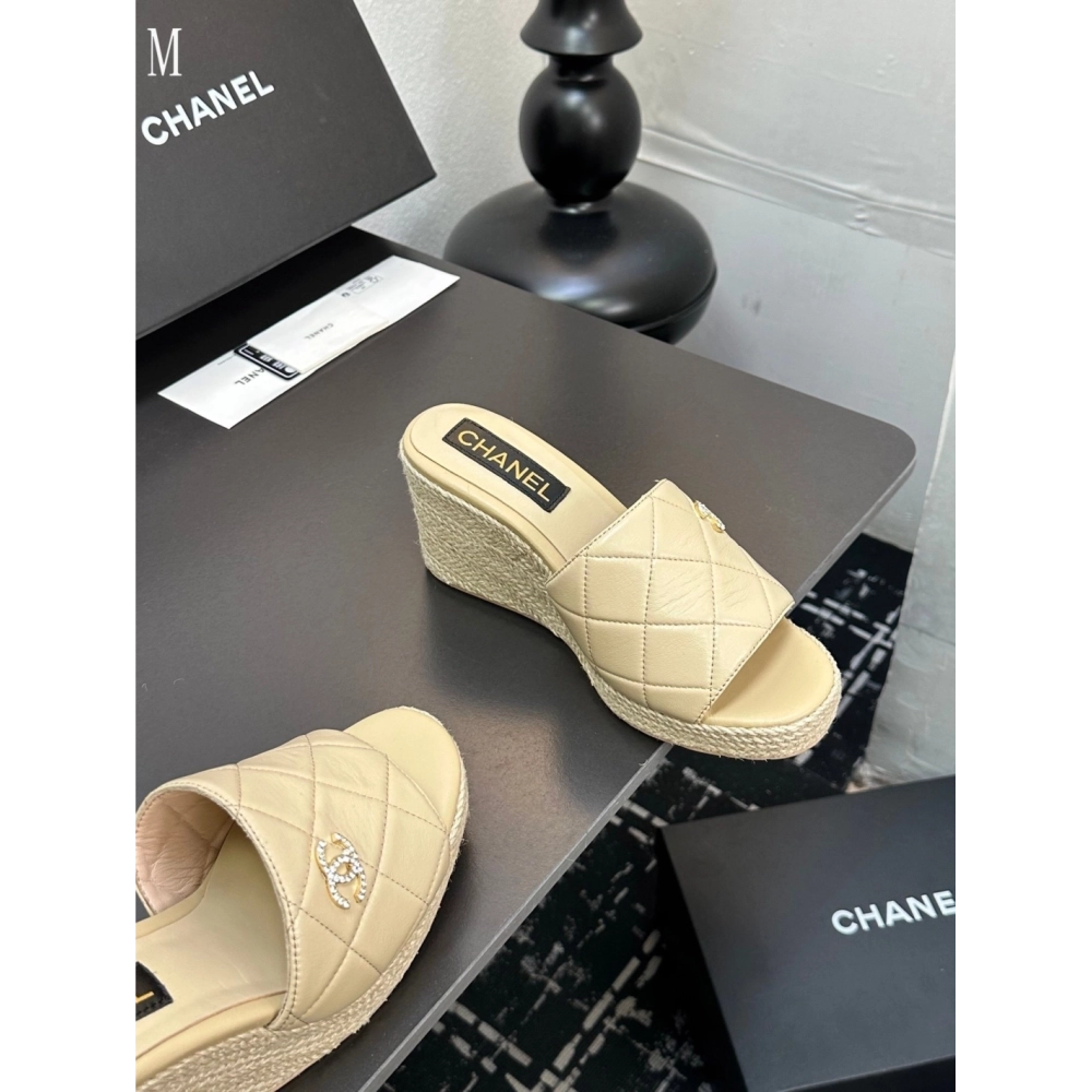 Chanel Slippers 095,Chanel Slippers,Slides Slippers,More Brands