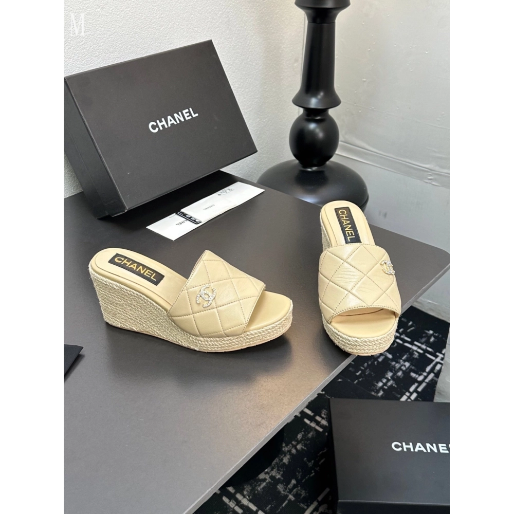 Chanel Slippers 095,Chanel Slippers,Slides Slippers,More Brands
