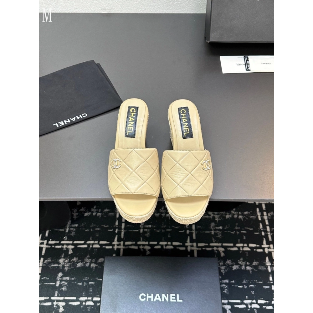 Chanel Slippers 095,Chanel Slippers,Slides Slippers,More Brands