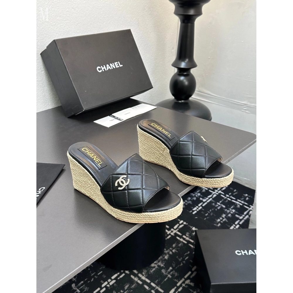 Chanel Slippers 096,Chanel Slippers,Slides Slippers,More Brands