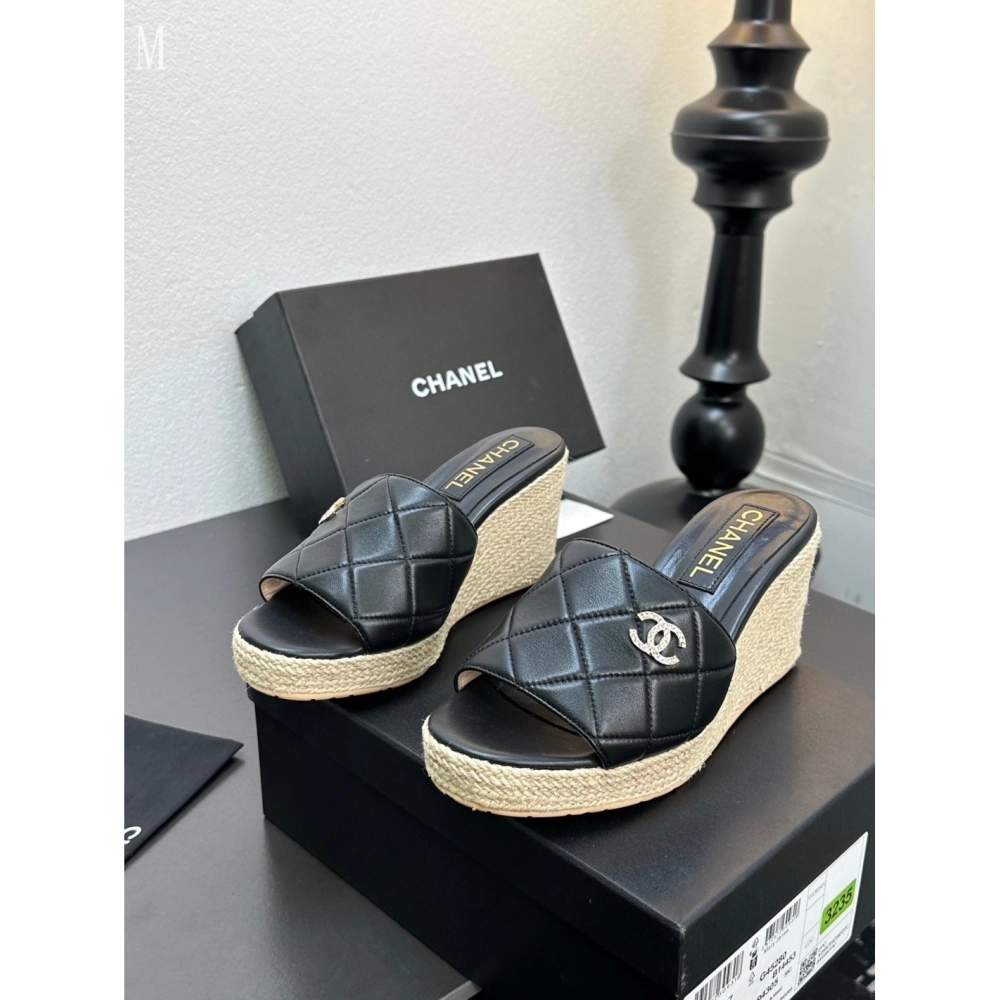 Chanel Slippers 096,Chanel Slippers,Slides Slippers,More Brands