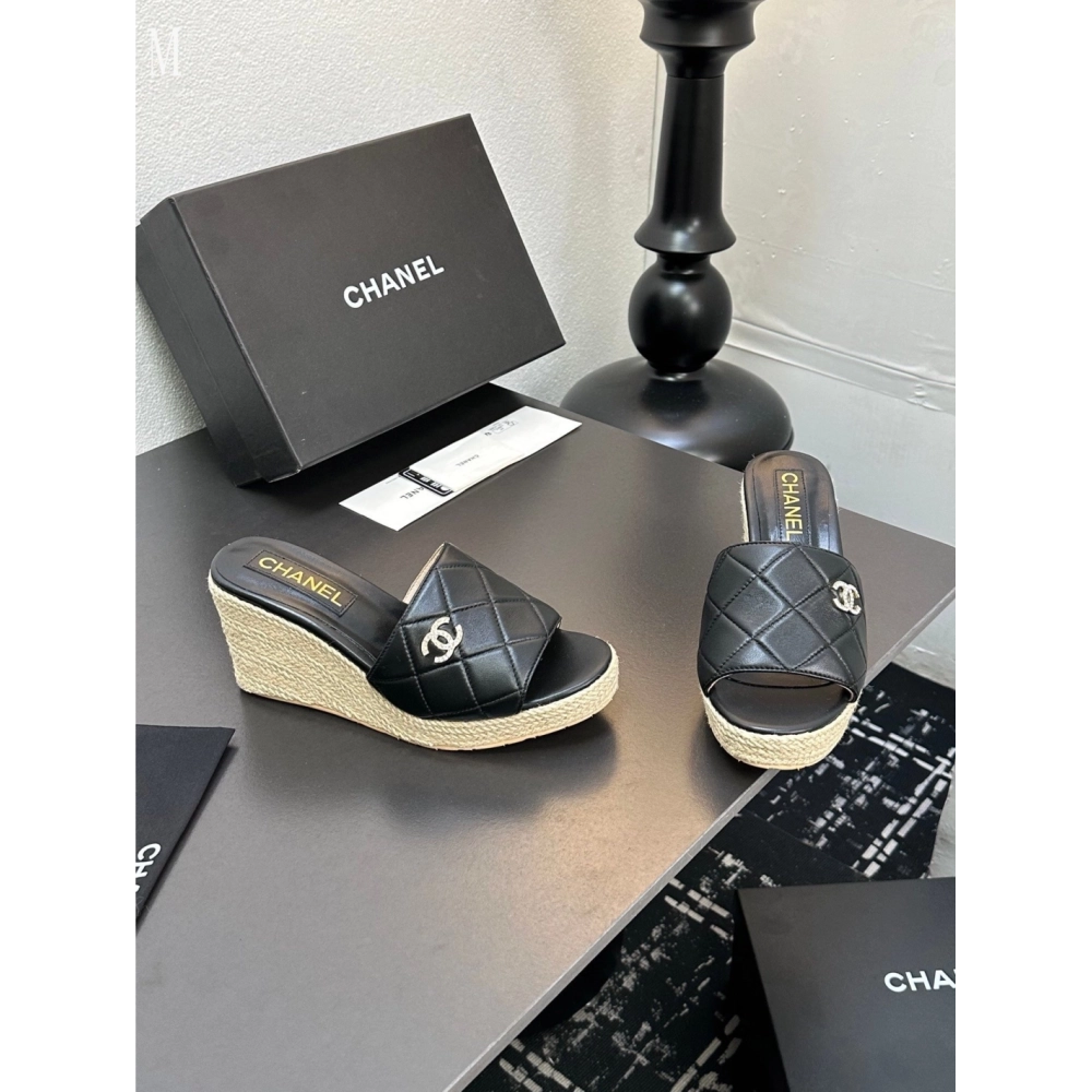 Chanel Slippers 096,Chanel Slippers,Slides Slippers,More Brands