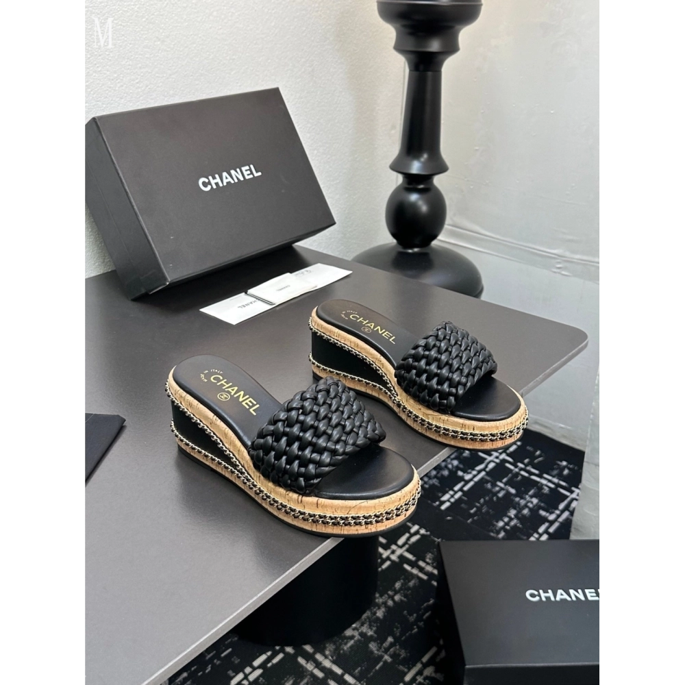 Chanel Slippers 099,Chanel Slippers,Slides Slippers,More Brands