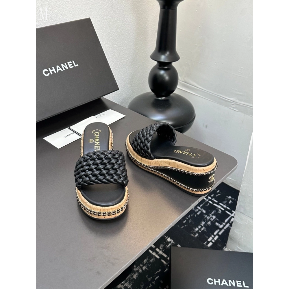 Chanel Slippers 099,Chanel Slippers,Slides Slippers,More Brands