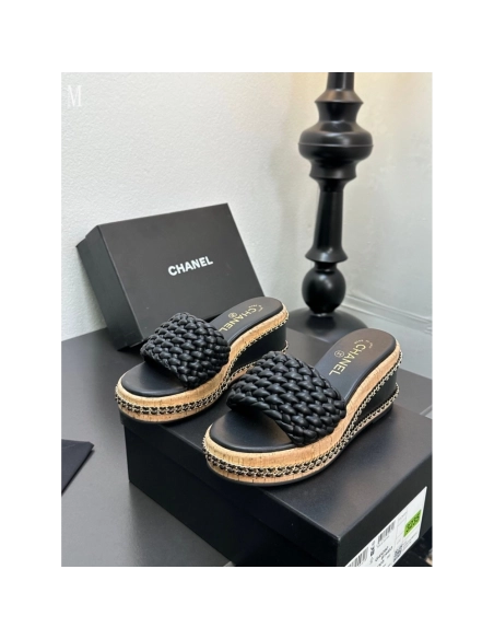Chanel Slippers 099,Chanel Slippers,Slides Slippers,More Brands
