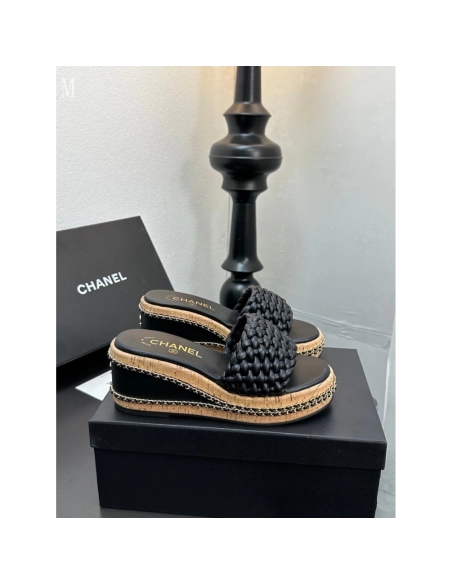 Chanel Slippers 099,Chanel Slippers,Slides Slippers,More Brands
