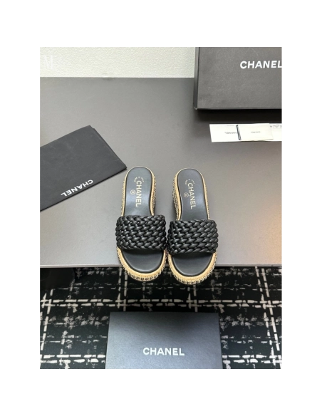 Chanel Slippers 099,Chanel Slippers,Slides Slippers,More Brands