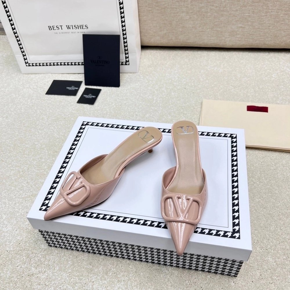 Valentino slippers 093,Valentino Slippers,Slides Slippers,More Brands