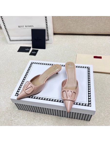 Valentino slippers 093,Valentino Slippers,Slides Slippers,More Brands