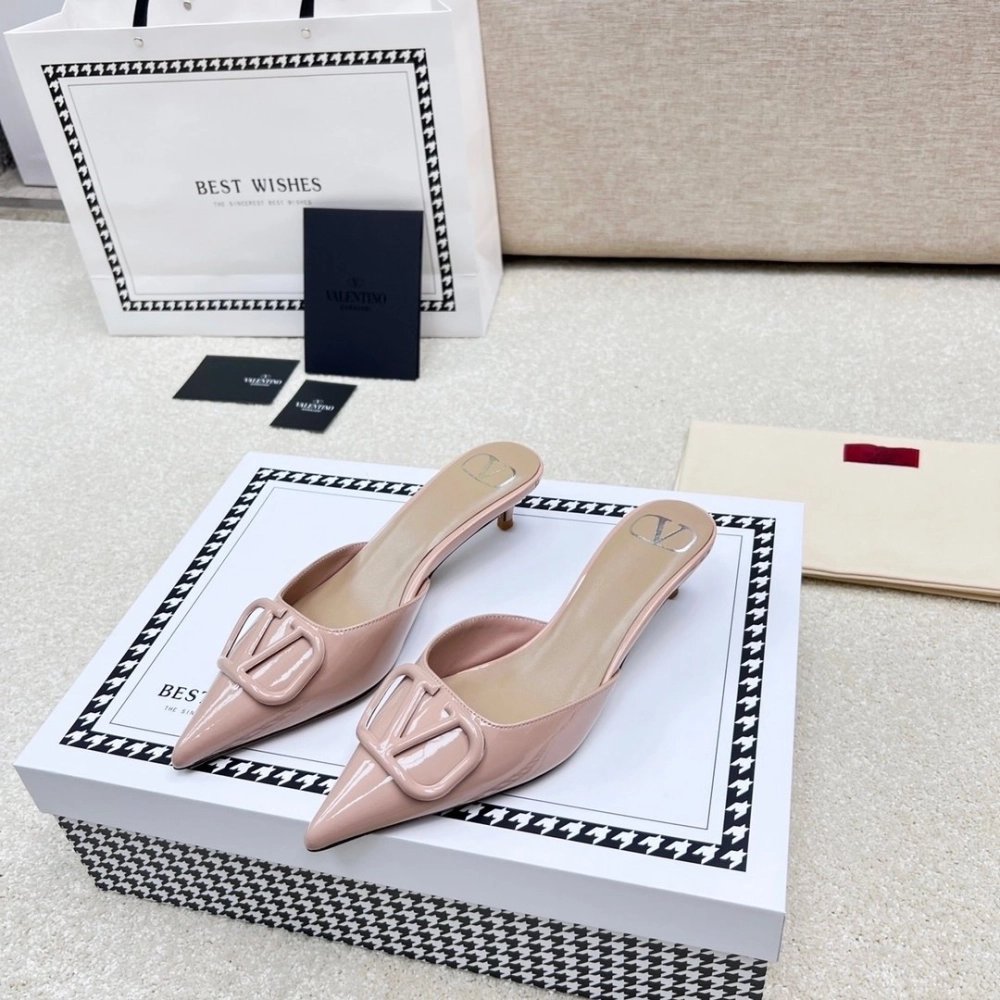 Valentino slippers 093,Valentino Slippers,Slides Slippers,More Brands