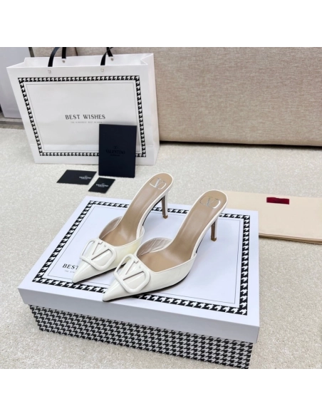 Valentino slippers 094,Valentino Slippers,Slides Slippers,More Brands
