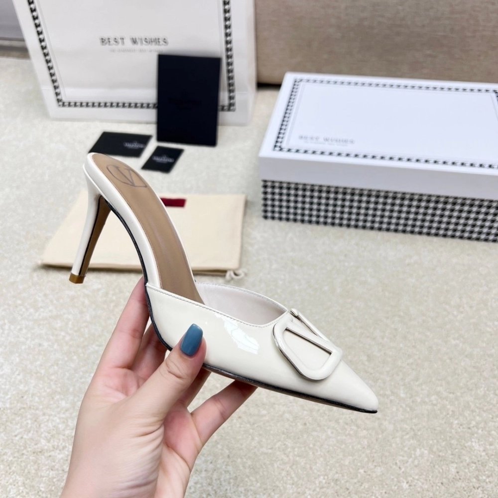 Valentino slippers 094,Valentino Slippers,Slides Slippers,More Brands
