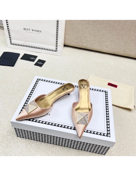Valentino slippers 098,Valentino Slippers,Slides Slippers,More Brands