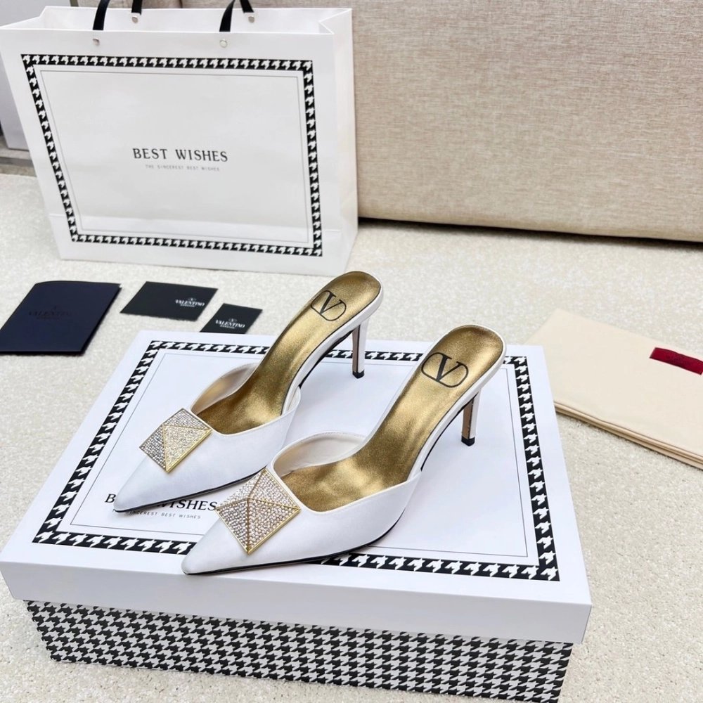 Valentino slippers 099,Valentino Slippers,Slides Slippers,More Brands