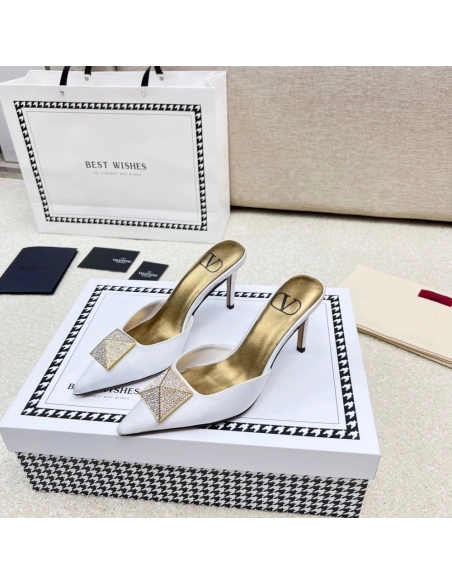 Valentino slippers 099,Valentino Slippers,Slides Slippers,More Brands