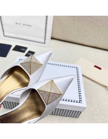 Valentino slippers 099,Valentino Slippers,Slides Slippers,More Brands