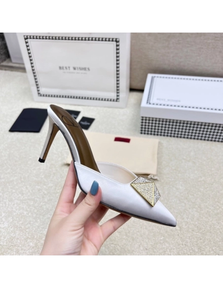 Valentino slippers 099,Valentino Slippers,Slides Slippers,More Brands